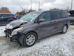 Toyota Sienna 3.5L 6 2013
