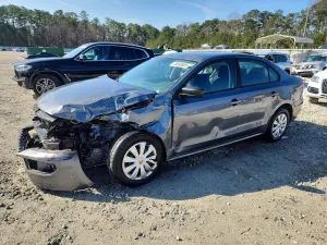Volkswagen Jetta 2.0L 4 2013