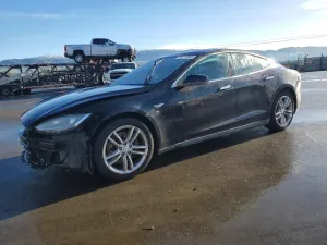 Tesla Model S 2015