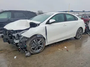 Kia Cerato / Forte / K3 LX 2 L 4 2023