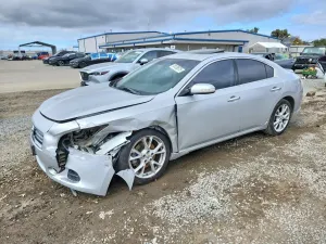Nissan Maxima 3.5L 6 2013