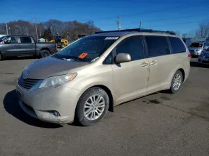 Toyota Sienna 3.5L 6 2011
