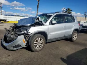 Volkswagen Tiguan S 2.0L 4 2017