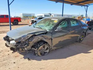 Hyundai Elantra 2.0L 4 2023