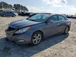 Hyundai Sonata SE 2.4L 4 2013