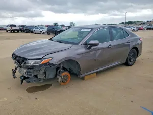 Toyota Camry L 2.5L 4 2018