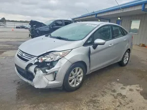 Ford Fiesta SE 1.6L 4 2012