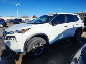 Nissan Rogue 2.5L 4 2021