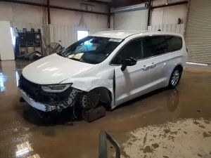 Chrysler Pacifica 3.6L 6 2025