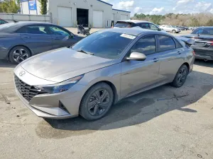 Hyundai Elantra 2.0L 4 2021