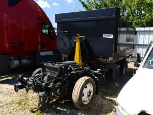 Isuzu NPR 6.6L 8 2023
