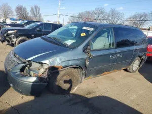 Chrysler Town & Country LX 3.3L 6 2006