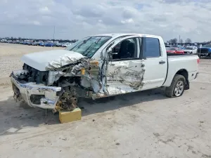 Nissan Titan S 5.6L 8 2014