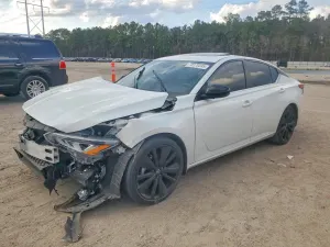 Nissan Altima SR 2.5L 4 2022