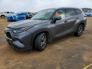 Toyota Highlander XLE 3.5L 6 2022
