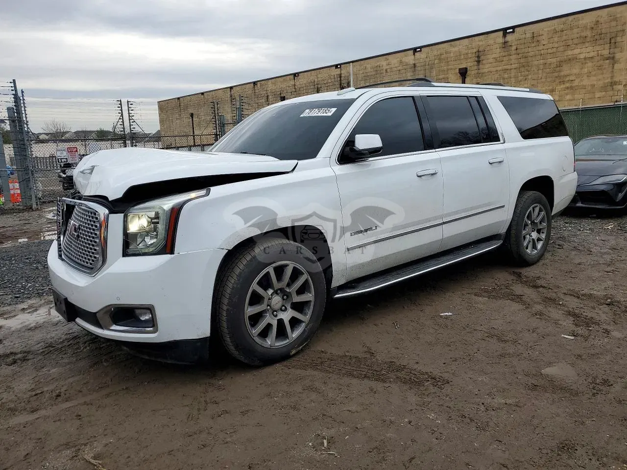 GMC Yukon DENALI 6.2L 8 2017