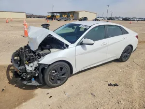 Hyundai Elantra SEL 2.0L 4 2022