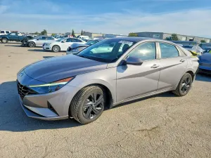 Hyundai Elantra 2.0L 4 2021
