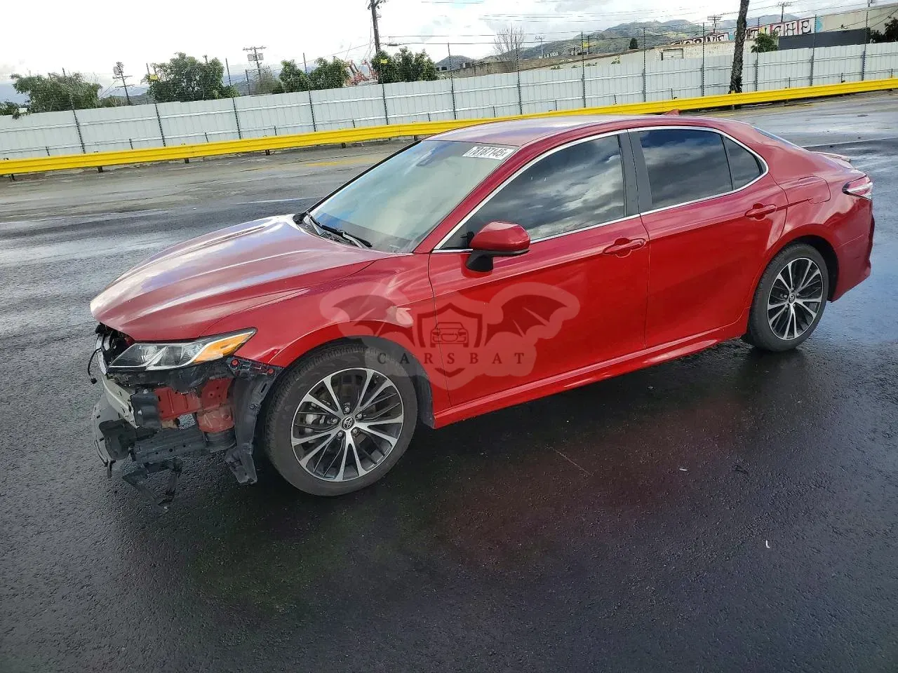 Toyota Camry SE 2.5L 4 2020