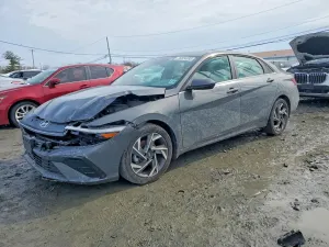 Hyundai Elantra 2.0L 4 2025
