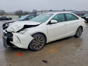 Toyota Camry LE 2.5L 4 2017