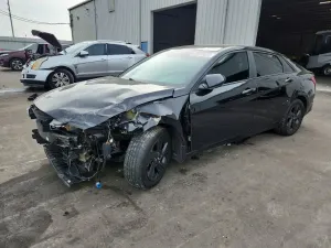 Hyundai Elantra 2.0L 4 2023