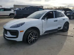 Porsche Macan 2.0L 4 2022