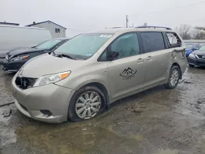 Toyota Sienna 3.5L 6 2017