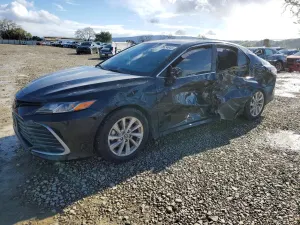 Toyota Camry LE 2.5L 4 2022