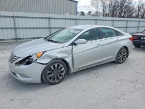 Hyundai Sonata SE 2.4L 4 2013