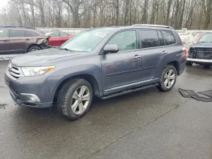 Toyota Highlander 3.5L 6 2013