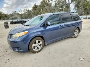 Toyota Sienna 3.5L 6 2014