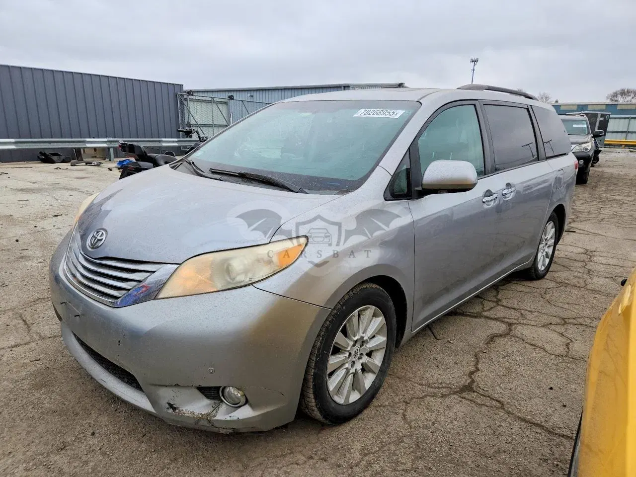 Toyota Sienna XLE 3.5L 6 2012