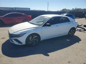 Hyundai Elantra 2.0L 4 2025