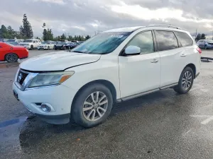 Nissan Pathfinder S 3.5L 6 2015