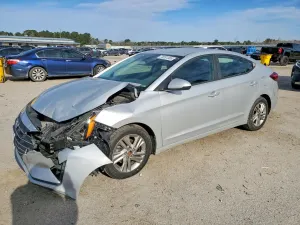 Hyundai Elantra 2.0L 4 2019
