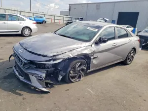 Hyundai Elantra SEL SPORT 2.0L 4 2025