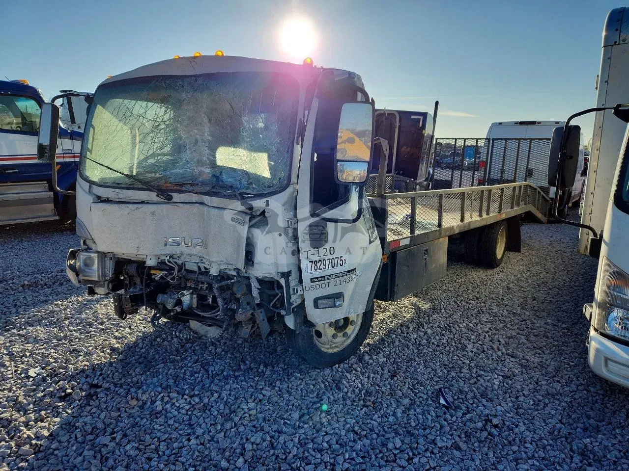 Isuzu NPR 6.6L 8 2023
