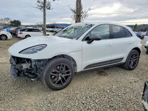 Porsche Macan 2.0L 4 2024