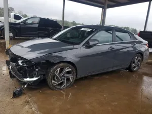 Hyundai Elantra 2.0L 4 2025