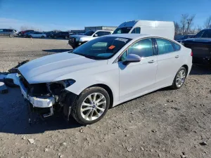 Ford Fusion SE 2.0L 4 2020
