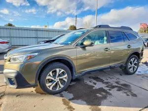 Subaru Outback LIMITED 2.5L 4 2021