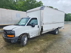 GMC Savana 6.6L 8 2022