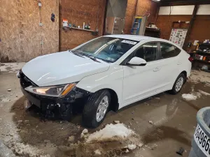 Hyundai Elantra 2.0L 4 2020