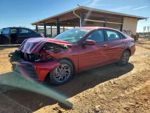 Hyundai Elantra 2.0L 4 2024