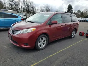 Toyota Sienna 3.5L 6 2014