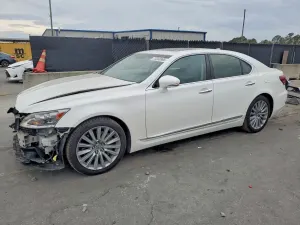 Lexus LS 4.6L 8 2015