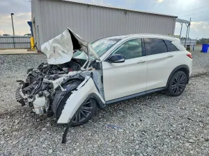 Infiniti QX50 LUXE 2.0L 4 2021