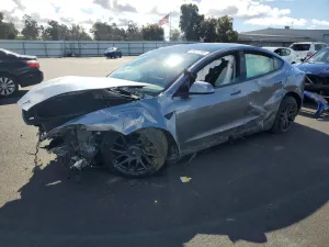 Tesla Model 3 2025