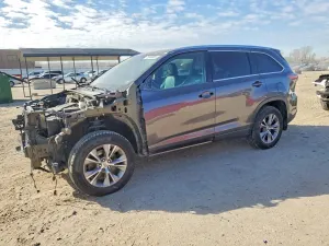 Toyota Highlander 3.5L 6 2015
